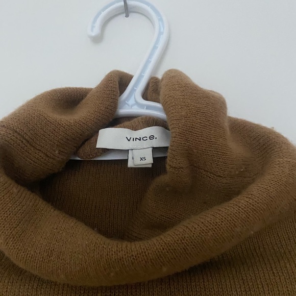 Vince cashmere turtleneck - Picture 2 of 3